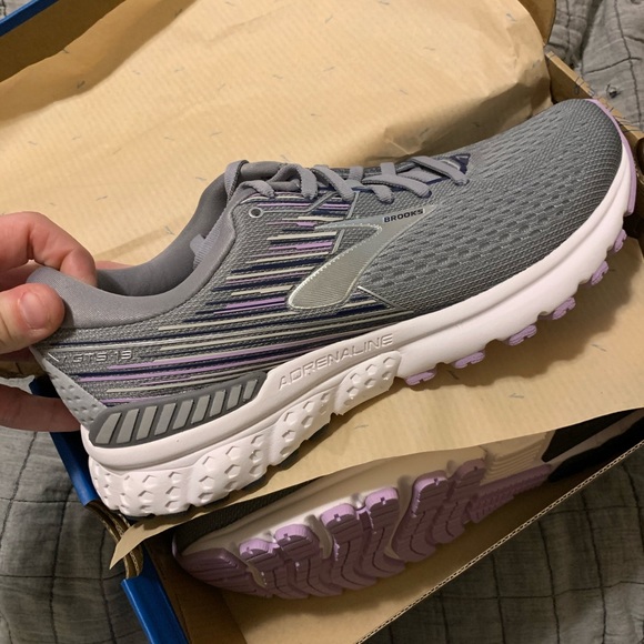 brooks adrenaline gts 19 grey peach